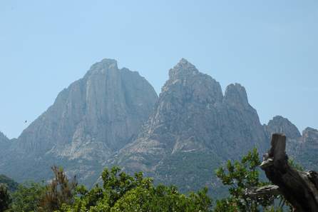 La montagne n'est plus que rocher
